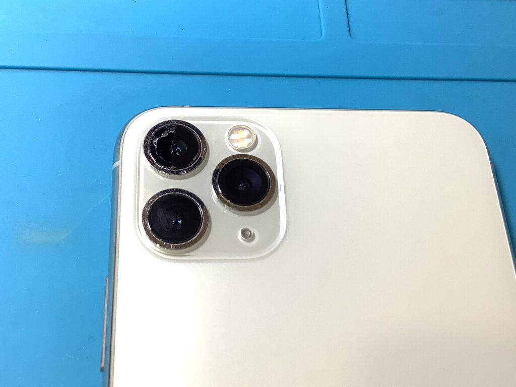 iPhone（アイフォン）11ProMaxアウトカメラガラス修理前