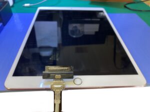 iPad Pro 10.5 充電不良修理(ドックコネクター交換)