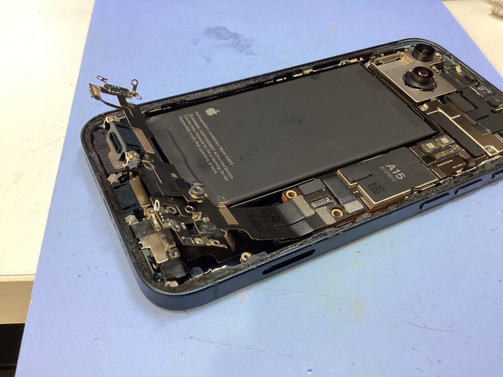 iPhone14の充電コネクターの試し付け